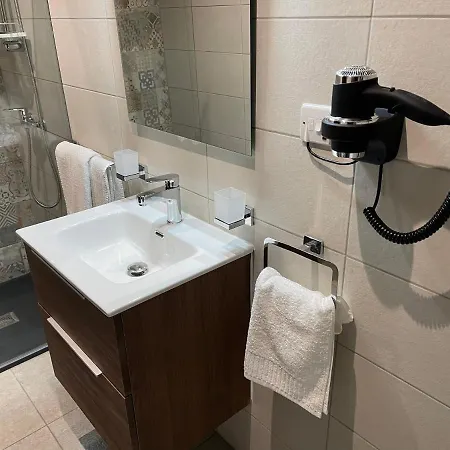 Spinola Bay - St Julians Near Prime Location شقة