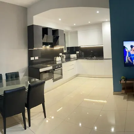 Spinola Bay - St Julians Near Prime Location 아파트 *