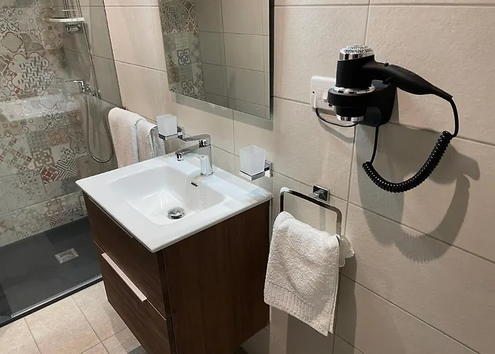 Spinola Bay - St Julians Near Prime Location アパート